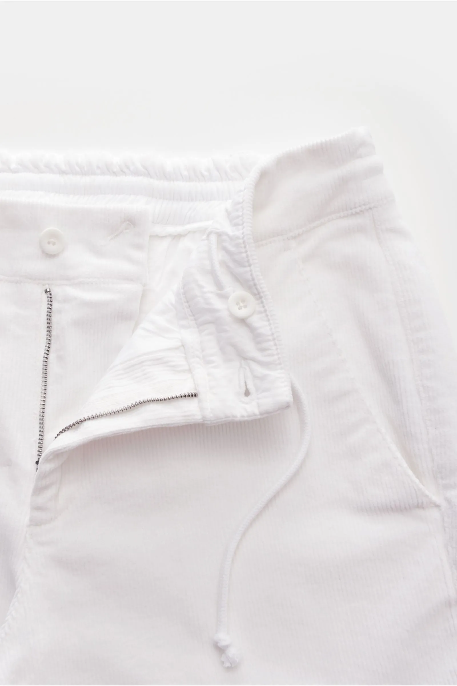 04651/ A TRIP IN A BAG corduroy jogger pants 'Smart Cord Cargo' white