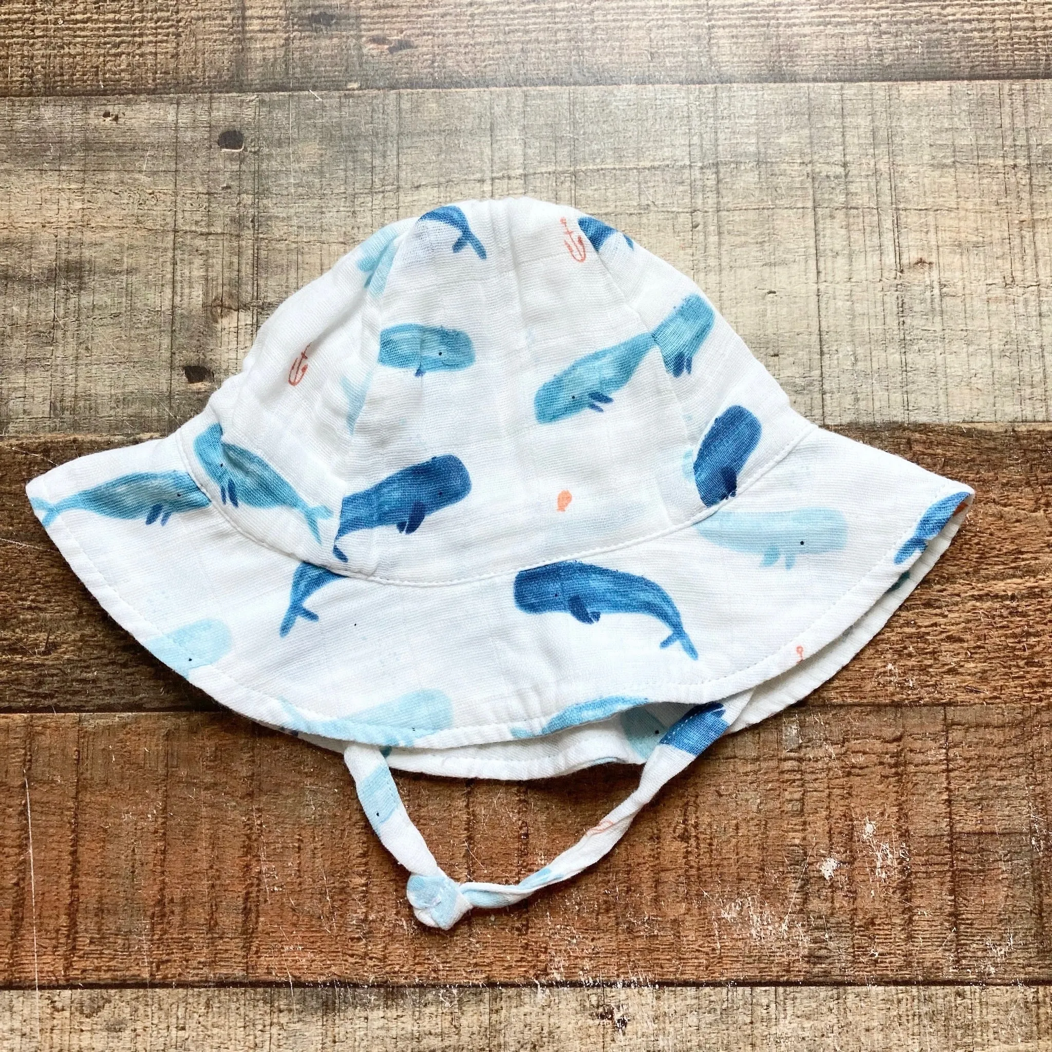 Angel Dear Blue Whales Muslin Romper with Matching Sun Hat- Size ~6-9M (no size tag, fits like 6-9M, sold as a set)