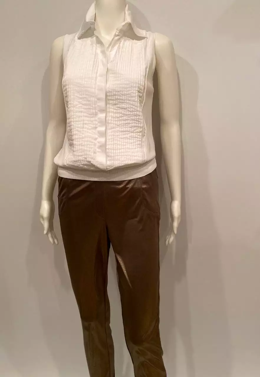 Chanel 05P, 2005 Spring White Cotton Top Blouse Pleated Front FR 42