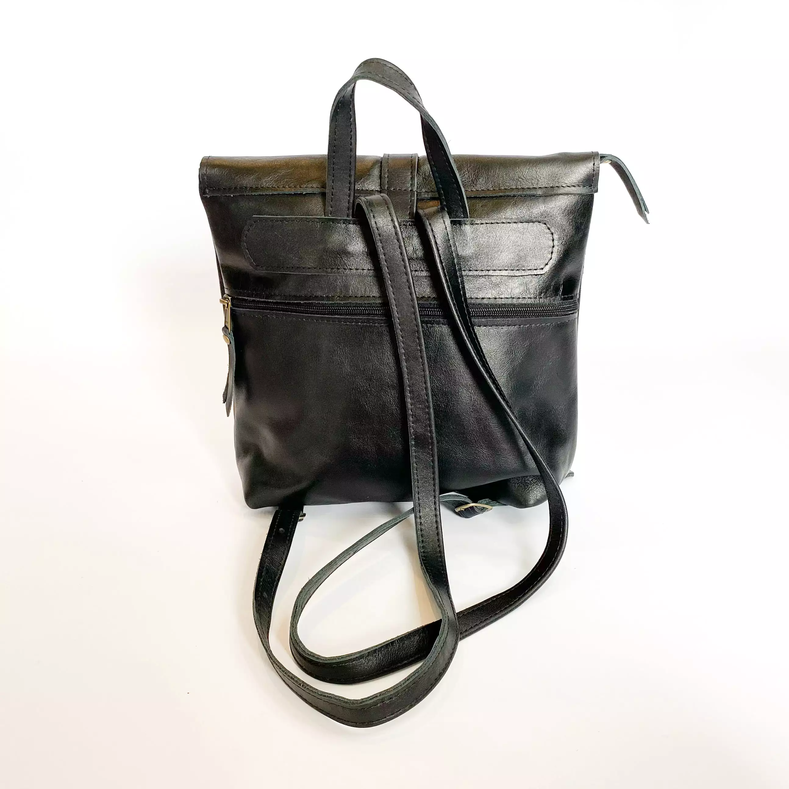 Gia black leather napsack