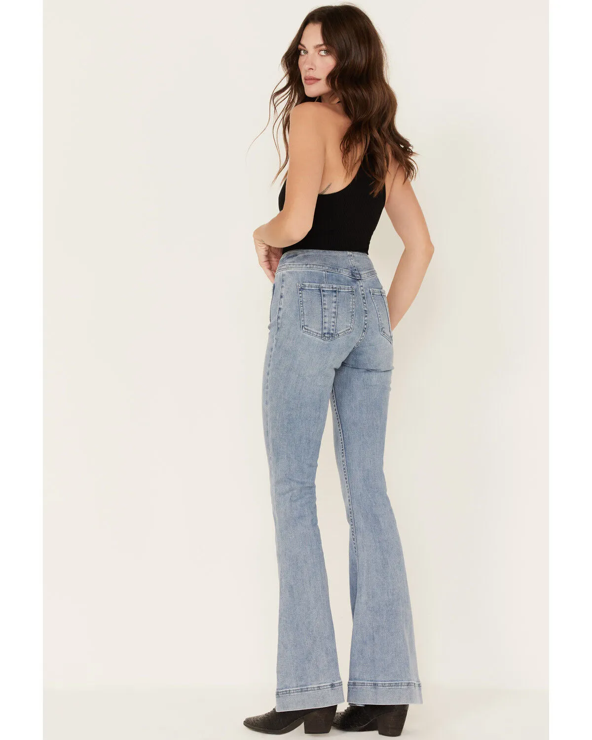 Product Name:  Shyanne Women's Light Wash High Rise Flare Jeans