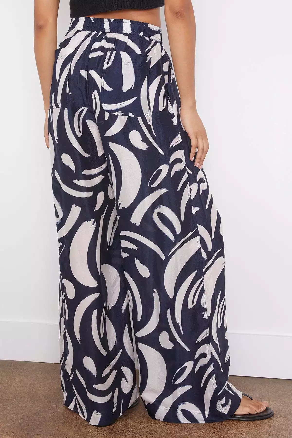 Suerte Wide Leg Pant in Navy Abstract Brushes