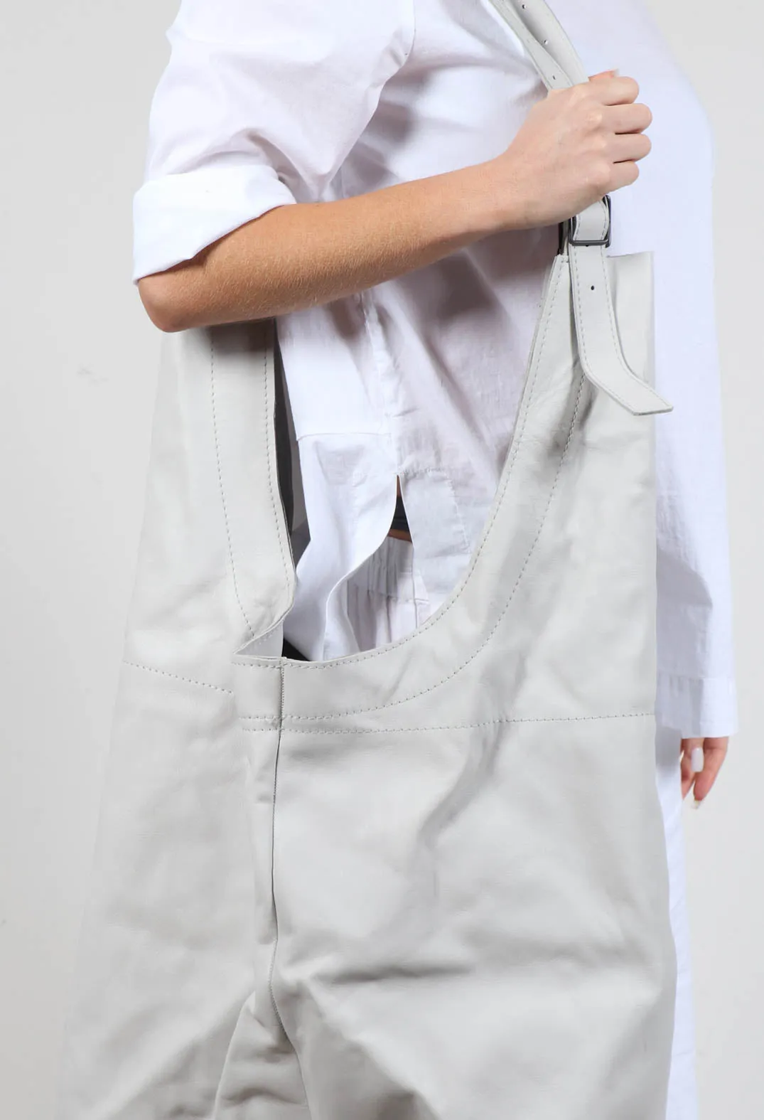 Suspender Bag in Cement